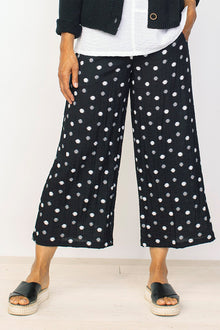  Habitat Clothes Express Travel Crop Pant in Black with White Dots