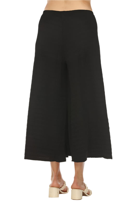 Inoah Wide Leg Waffle Capri Pants in Black B137WKB-BLACK