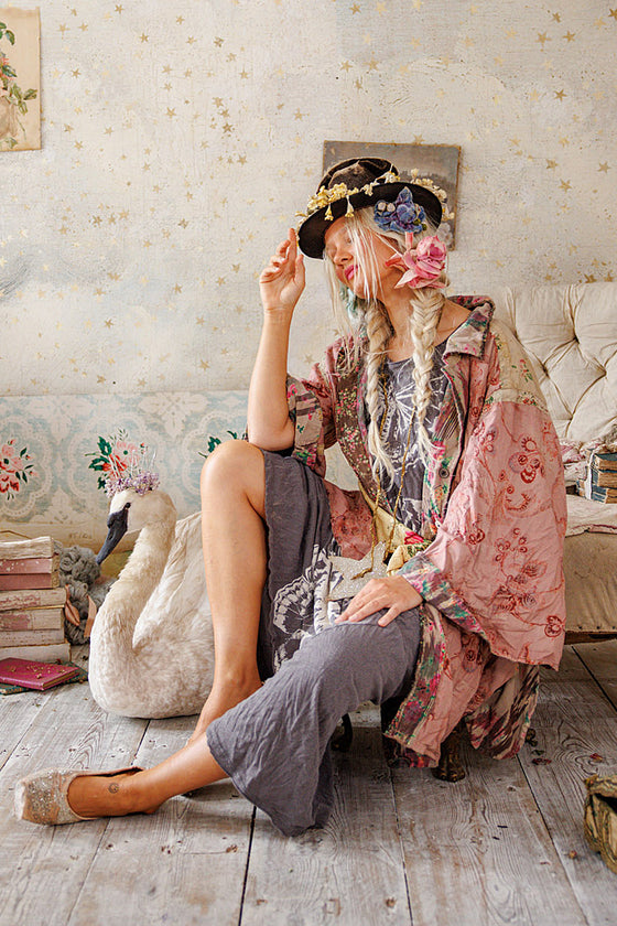 Magnolia Pearl Applique Cyrene Coat in Izmir - JACKET1122-IZMIR-OS