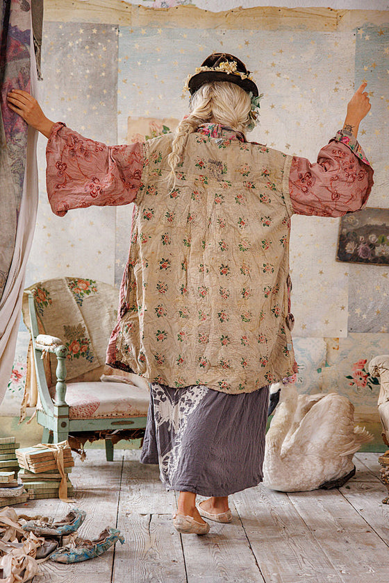 Magnolia Pearl Applique Cyrene Coat in Izmir - JACKET1122-IZMIR-OS