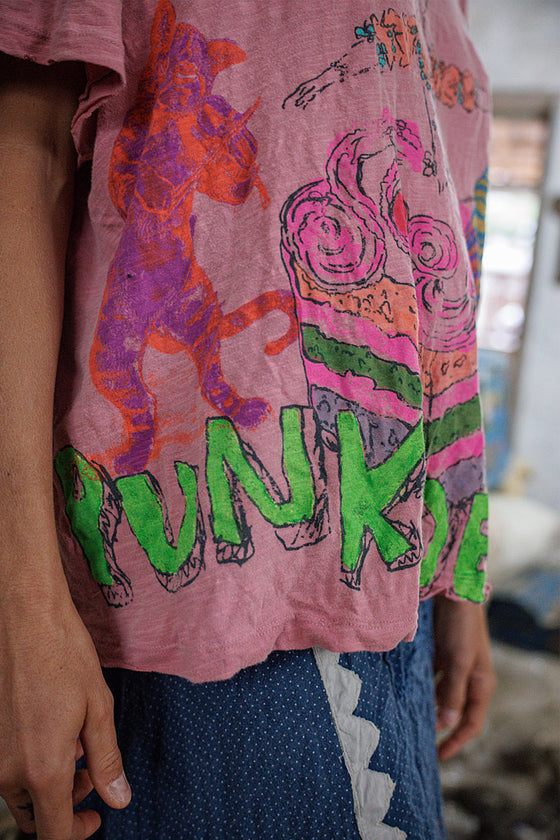 Magnolia Pearl Punk Poet T in I Want Candy - TOP2679-IWCND-OS