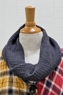  Bodil 4-Ply Cotton Gauze Infinity Scarf in Pebble