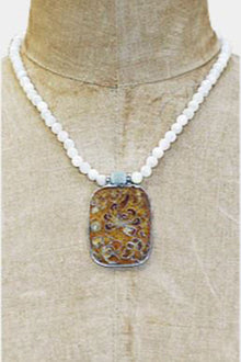  Jill Schwartz Mother Of Pearl And Enameled Pendant Necklace