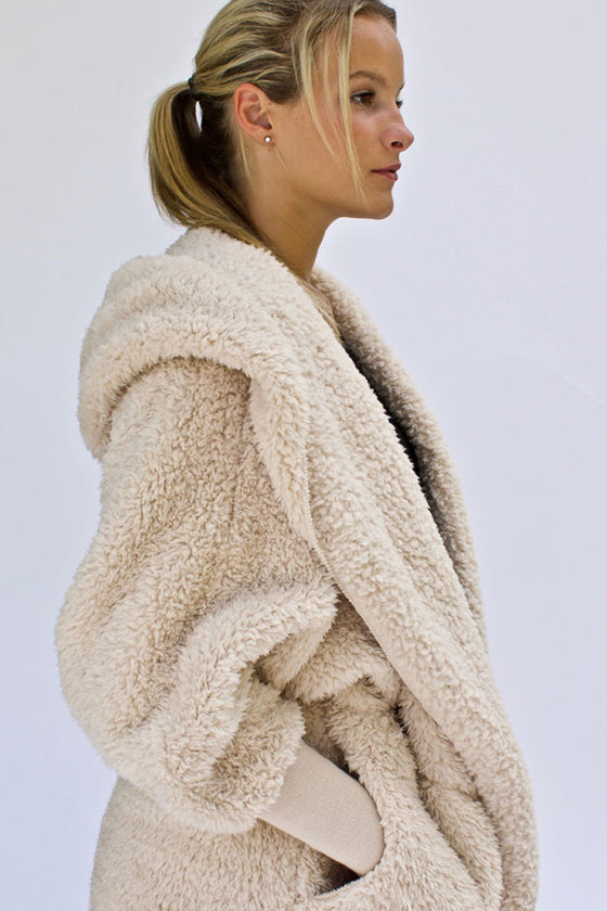 Nordic Beach Hooded Body Wrap in Fluffy Frappe